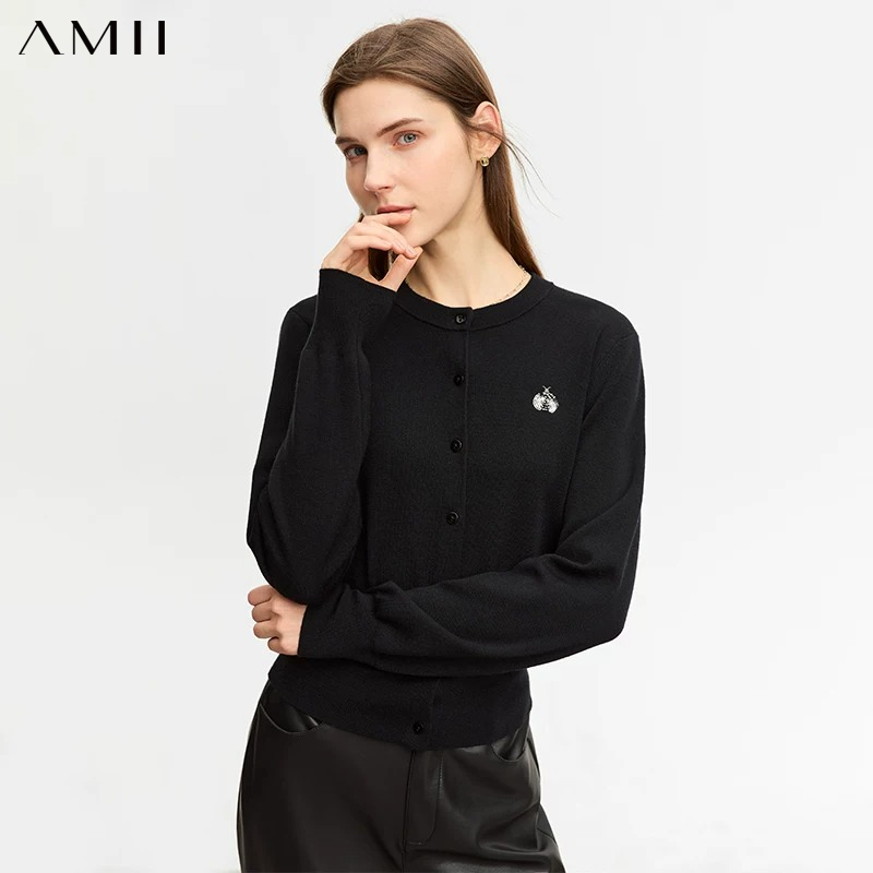 Embroidery Lady Bug - AMII Minimalistischer Wollpullover für Damen, Herbst
