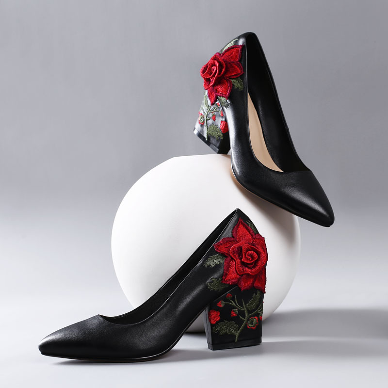 Modische Garn-Stickerei-Pumps  – Embroidery Rose Bewertung und Preis