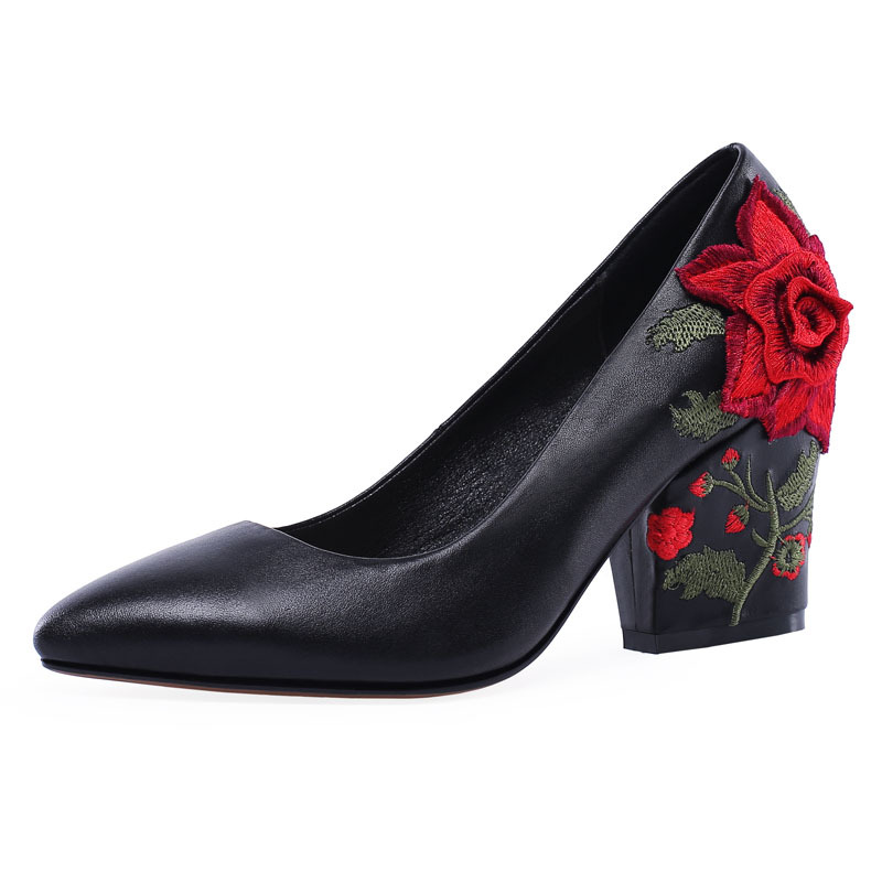 Modische Garn-Stickerei-Pumps  – Embroidery Rose Bewertung und Preis