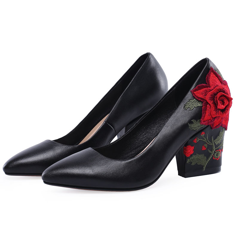 Modische Garn-Stickerei-Pumps  – Embroidery Rose Bewertung und Preis