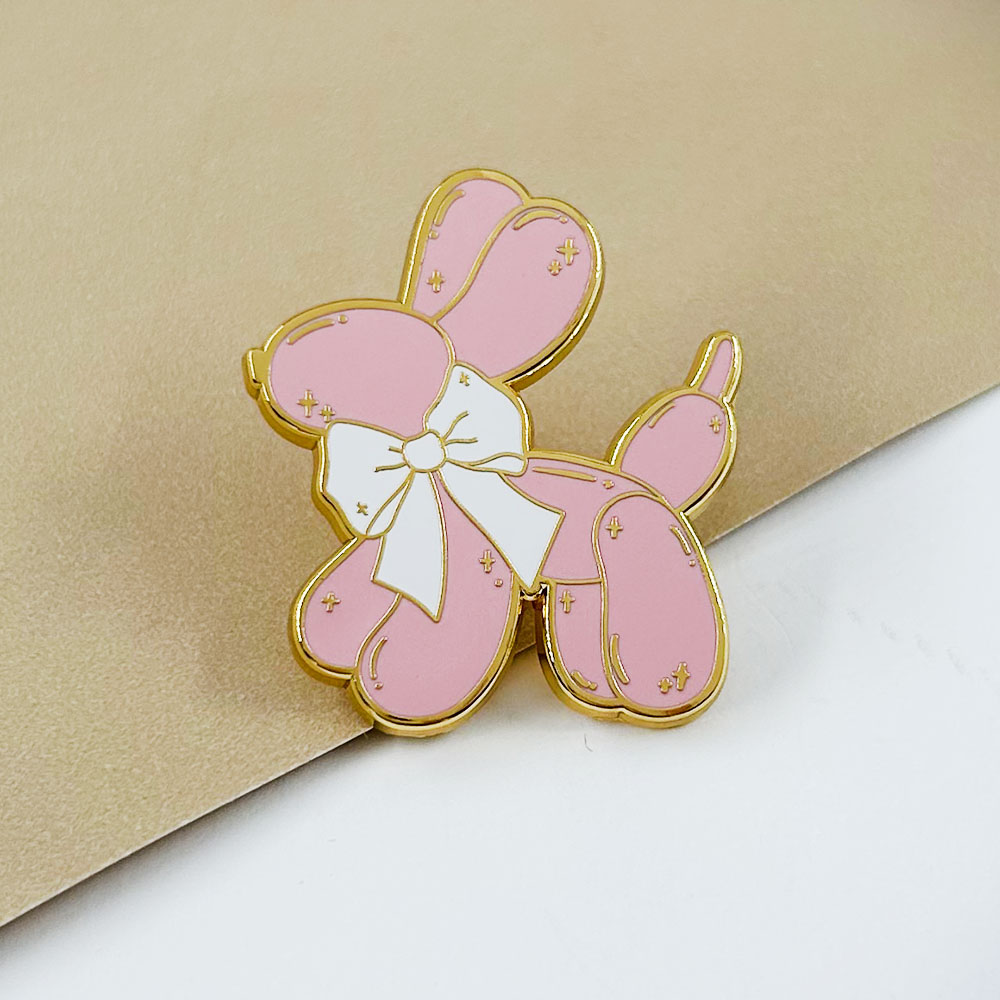 Rosa Ballon Hund Emaille Pin N – Embroidery Bali Bewertung und Preis
